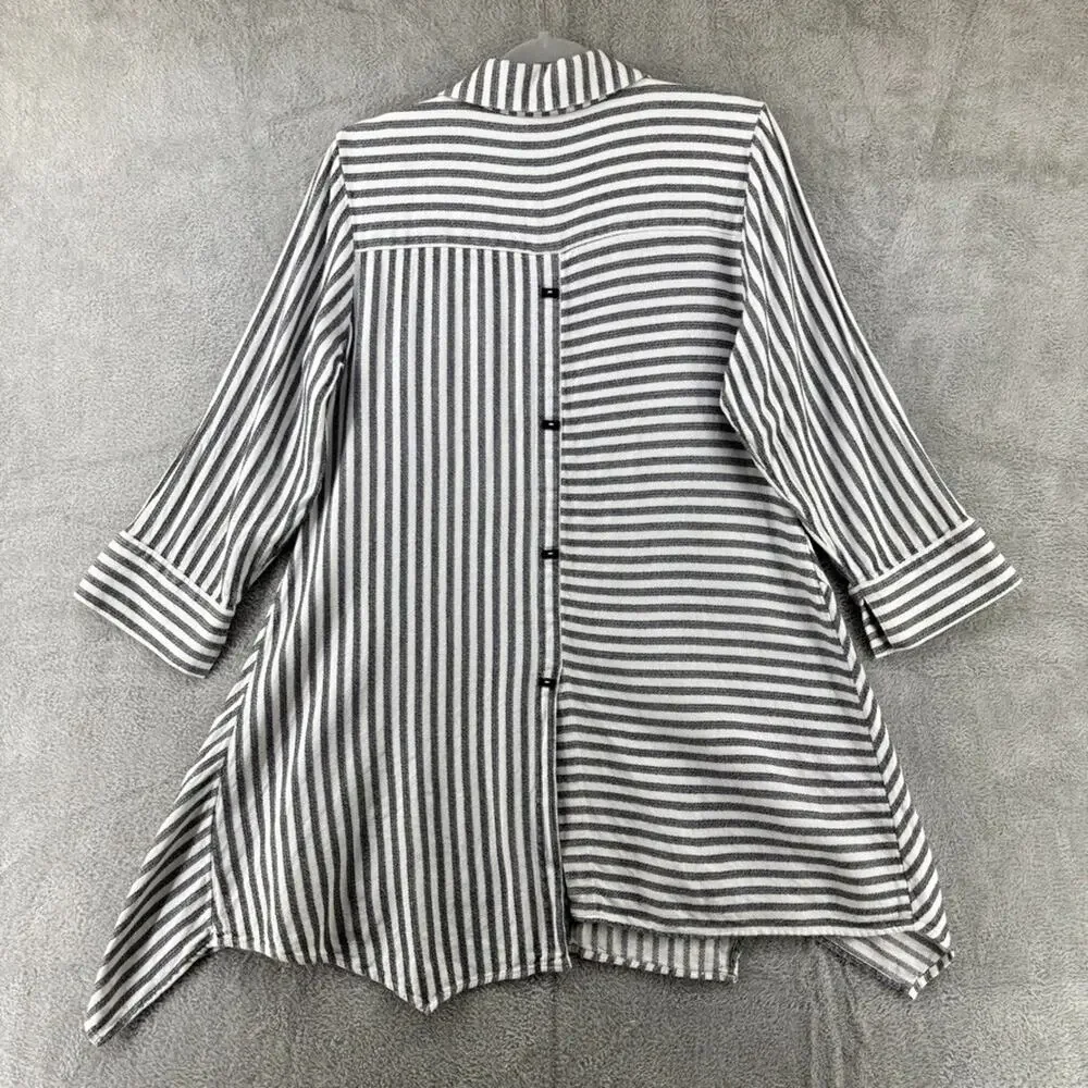 Soft Surroundings Top M Gray White Striped Button Up Tunic Asymmetrical Hem - Picture 6 of 14